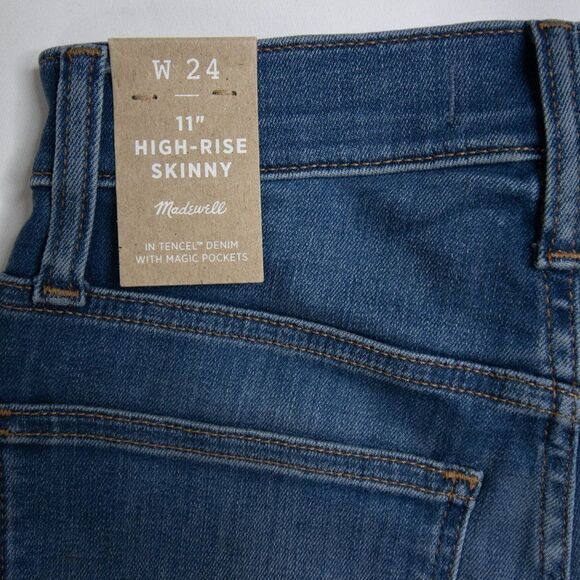 11" High-Rise Skinny Jeans in Layne Wash - Picture 4 of 12